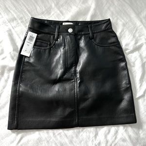 Brand new with tags! Aritzia Wilfred Vegan Leather Chemistry mini skirt